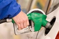 کاهش قیمت بنزین در اروپا برخلاف سالهای قبل/سود نرخ پایین طلای سیاه به جیب چه کسانی میرود؟