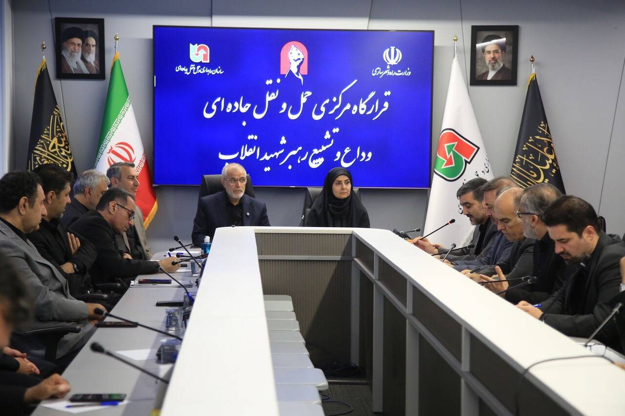 حضور وزیر راه در قرارگاه