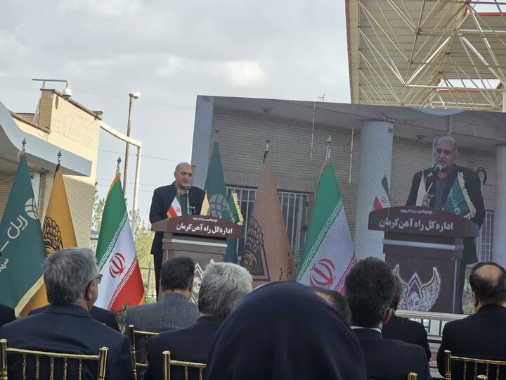 راه اندازی قطار 5 ستاره کرمان مشهد