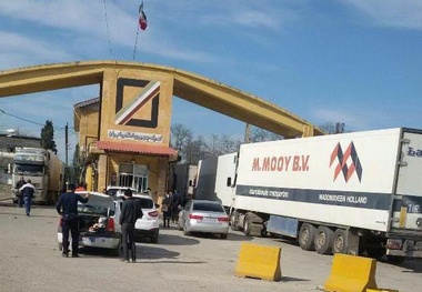 پیگیری معطلی کامیون ها در گمرک آستارا ادامه دارد