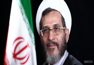 تحریف تاریخ عاشورا به کم‌اثر کردن حماسه حسینی منجر می‌شود