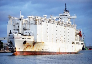 Australia suspends live export licence of sheep exporter