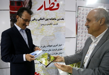 بازدید سعید رسولی از غرفه تین نیوز در نمایشگاه ریلی