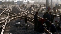 Tracklaying begins on Xinjiang - Qinghai Railway 