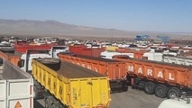 معطلی 13 تا 14 ساعته رانندگان در ذوب آهن اصفهان بدون دریافت حق توقف