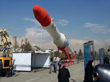 در نمایشگاه اقتدار چهل