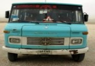 واژگونی مینی‌بوس در الیگودرز یک کشته و ۱۷ مجروح بر جای گذاشت