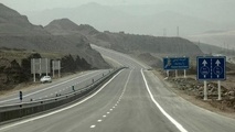 ۶ پیمانکار در آزادراه‌ های زنجان تبریز و زنجان قزوین مشغول بهسازی هستند