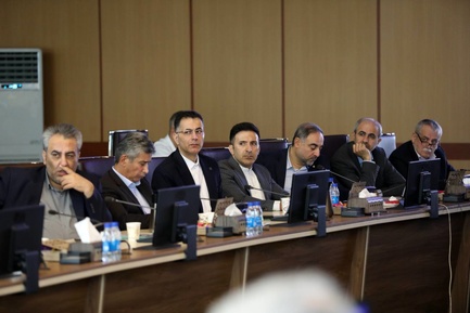 نشست وزیر راه  و مدیرعامل راه آهن  با مدیران ریلی
