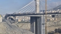 40 متر از عرشه پل B1 آزادراه شمالی کرج تخریب شد 