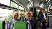 اتوبوس‌سواری نجفی در سالروز تاسیس شرکت واحد اتوبوسرانی