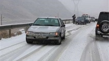تردد در گردنه اسدآباد بدون زنجیرچرخ امکان‌پذیر نیست