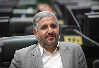 نماینده سرپل ذهاب: به جز زیباکلام، سلبریتی‌ها هیچ کمکی به زلزله‌‌زدگان نکرده‌اند