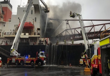 Fire breaks out on bulk carrier at Port of Kempla