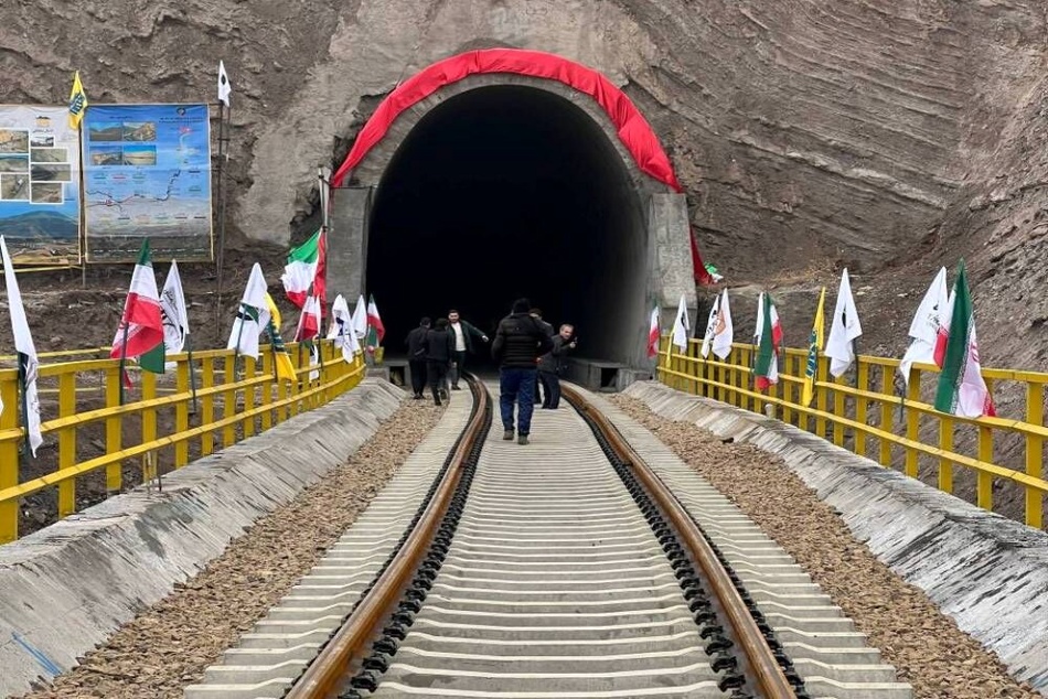 ریل به اردبیل رسید/تحقق یکی از مطالبات ریلی شمال‌ غرب کشور 