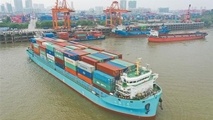 China upgrades container ships on Yangtze River