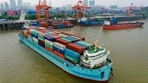 China upgrades container ships on Yangtze River