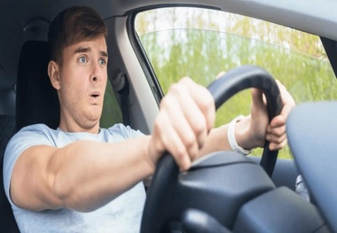 چگونه خودروی بدون ترمز را متوقف کنیم؟