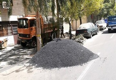 توقف خودروهای سنگین در پیاده رو ممنوع!