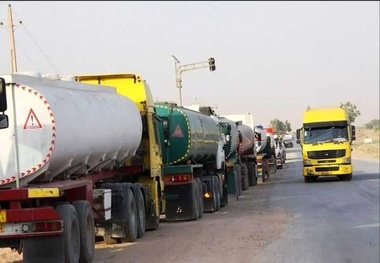 نقش پر رنگ رانندگان خودمالک در حمل مواد سوختی و فرآورده های نفتی در جنگ تحمیلی/ کمبودی وجود نداشت 