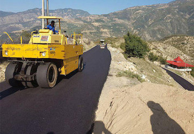 آغاز عملیات زیرسازی و آسفالت راه روستایی قلی‌لاله در همدان