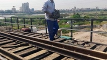 گزارش تصویری | تعویض تراورس های معیوب پل تاریخی سیاه راه آهن جنوب