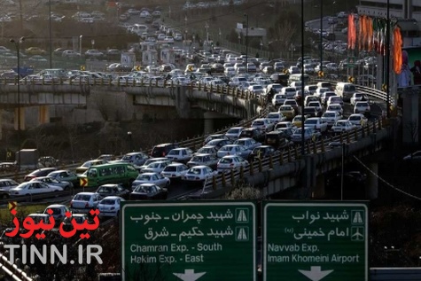 پارکینگی وسیع و پر از ماشین به اسم تهران