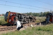خروج قطار از ریل در لهستان؛ ۲۰ نفر زخمی شدند
