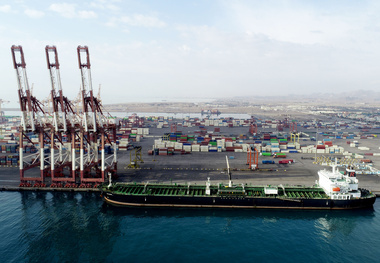 تخلیه شش میلیون تن کالای اساسی در بنادر کشور طی بهار 1404