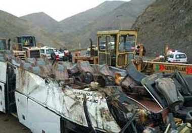 پنج مصدوم در حادثه واژگونی اتوبوس