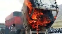 آتش سوزی در کامیون حامل علوفه خشک