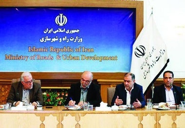 کریدور ترانزیتی خلیج فارس را پنج ساله تحویل می‌دهیم