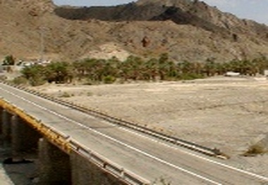 نقش مهم پل سرباز در اتصال مبادلات تجاری ایران به پاکستان