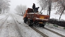 ۳۸ گروه راهداری در گردنه‌ های برفگیر لرستان مستقر شدند