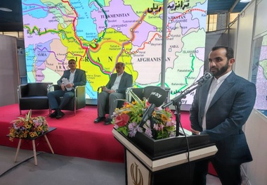 گزارش تصویری برگزاری نشست فرصت‌ ها و چالش های ترانزیت ریلی در دومین روز از یازدهمین نمایشگاه حمل و نقل ریلی