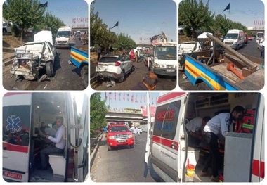 تصادف زنجیره ای در آزادراه کرج تهران ۱۰ مصدوم برجای گذاشت