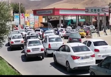 هر انسان روی کره زمین ؛ یک بطری بنزین ایرانی! | مصرف بنزین معادل وزن ۹ هزار برج ایفل