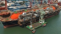 نخستین FLNG تبدیل شده جهان به کامرون رفت