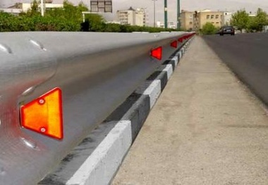 
نصب بیش از ۱۶۰۰ متر طول گاردریل در جنوب تهران