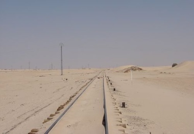راه آهن زرند در مسیر ایمن سازی؛ آغاز طرح تثبیت شن های روان