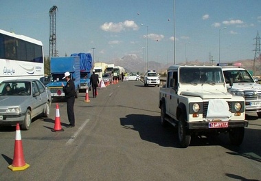 مشکلاتی که حل نمی شود/ گذر عمر رانندگان در انواع صف ها+ تصویر