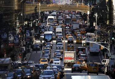 Giving pedestrians more time at lights will reduce injuries: report