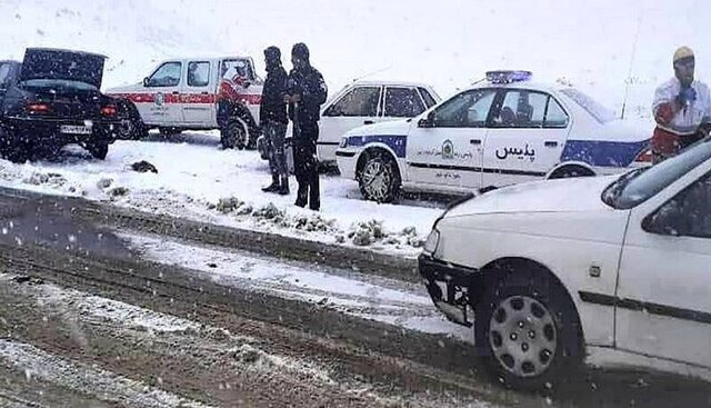 تصادف یک دستگاه خودرو سواری با ۲ کامیون ۵ کشته بر جای گذاشت