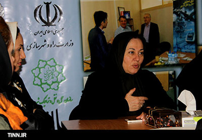 فاطمه مقیمی در غرفه تین نیوز