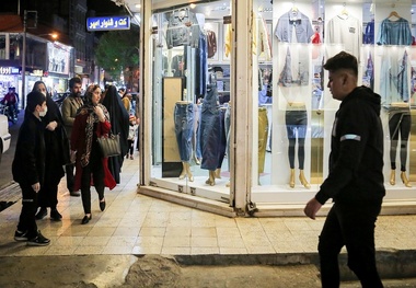 تصاویر عجیب از قم؛ اینجا کسی کرونا را جدی نمی‌گیرد!‎