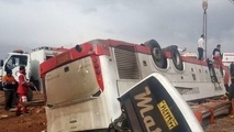 واژگونی اتوبوس با ۳ کشته و ۱۳ مجروح در قم