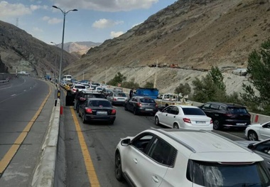 بارش باران در محورهای مازندران؛ ترافیک سنگین در گلوگاه‌ های مواصلاتی تهران