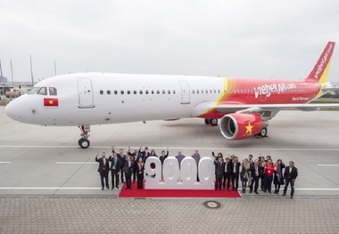 VietJet again hints at overseas listing