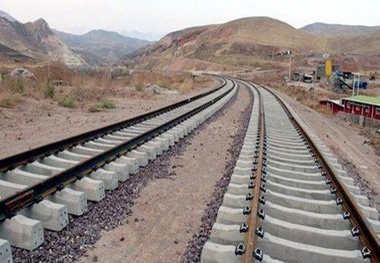 بهره برداری از ۵۶ دستگاه ناوگان ریلی با حضور وزیر راه وشهرسازی 