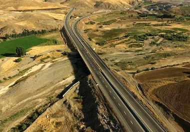 راهداری با حداکثر توان، به مسافران خدمات می‌دهد

